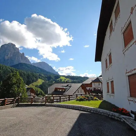 Maria Hotel *
